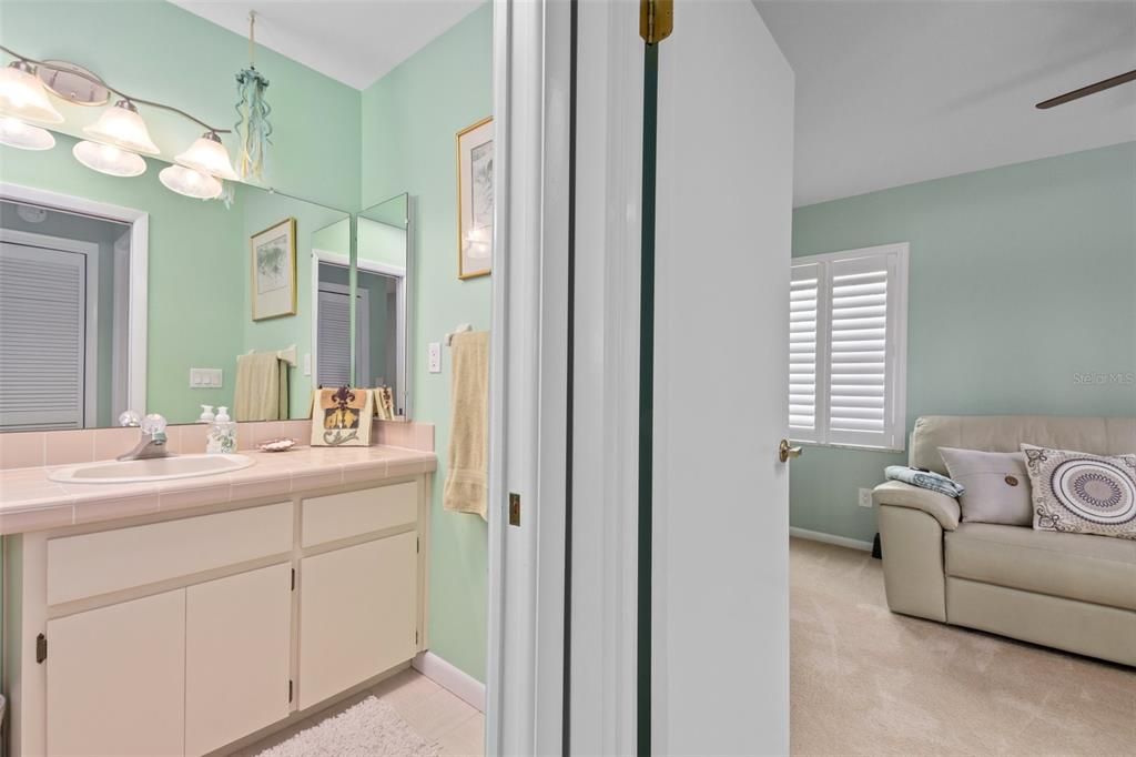 For Sale: $899,000 (3 beds, 2 baths, 1976 Square Feet)