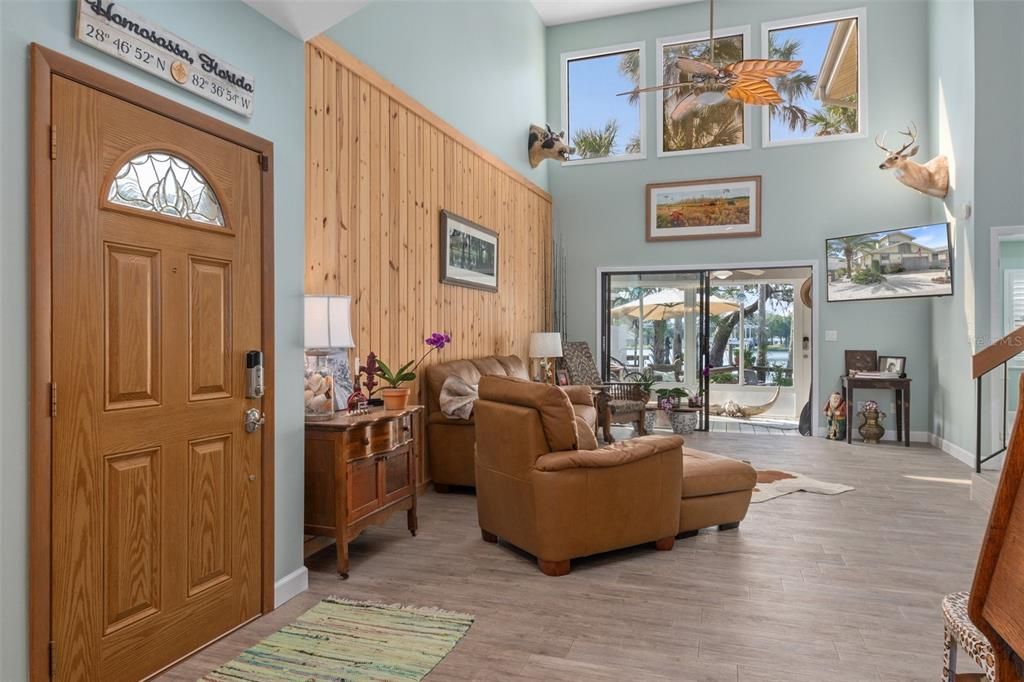 For Sale: $899,000 (3 beds, 2 baths, 1976 Square Feet)