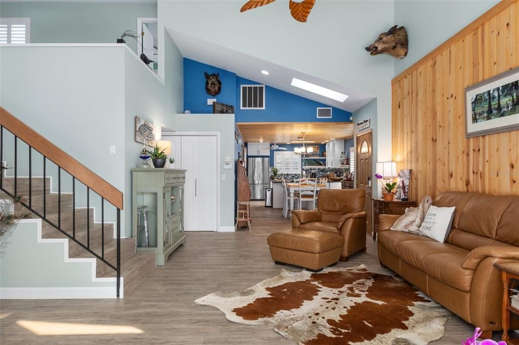For Sale: $899,000 (3 beds, 2 baths, 1976 Square Feet)