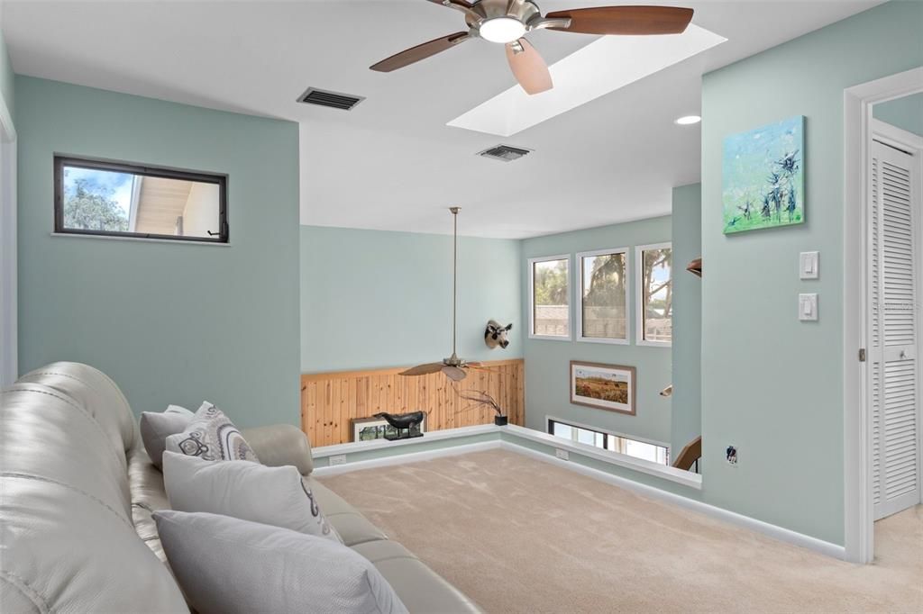 For Sale: $899,000 (3 beds, 2 baths, 1976 Square Feet)