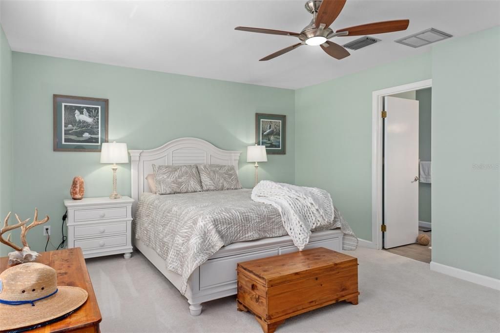 For Sale: $899,000 (3 beds, 2 baths, 1976 Square Feet)