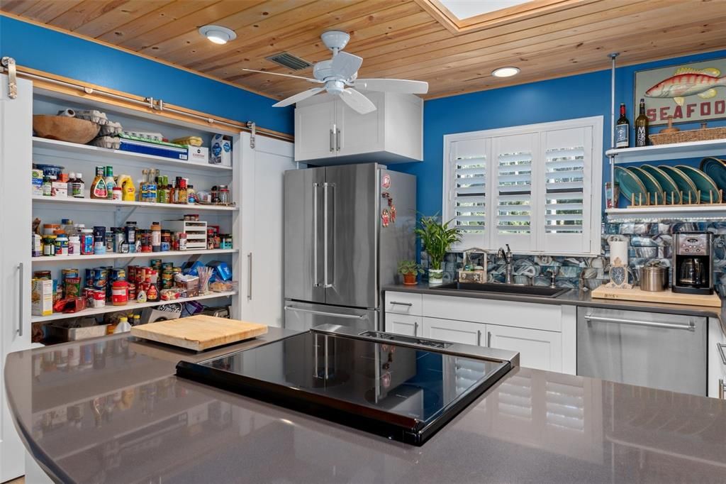 For Sale: $899,000 (3 beds, 2 baths, 1976 Square Feet)