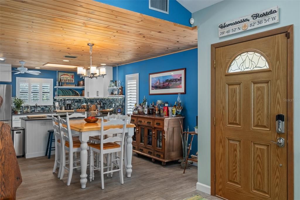 For Sale: $899,000 (3 beds, 2 baths, 1976 Square Feet)