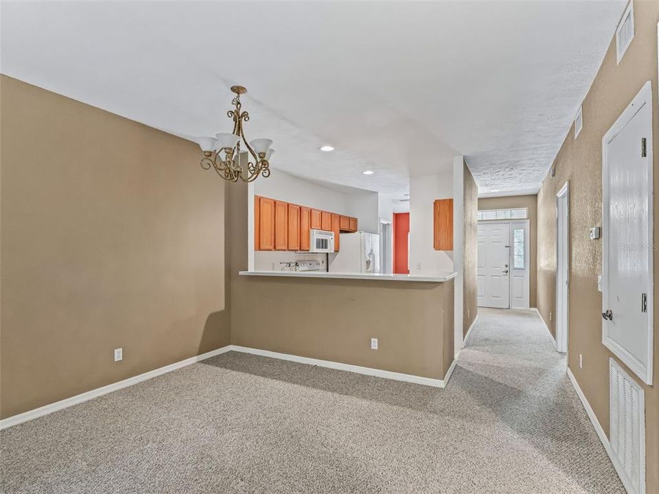 For Sale: $164,000 (2 beds, 2 baths, 1190 Square Feet)