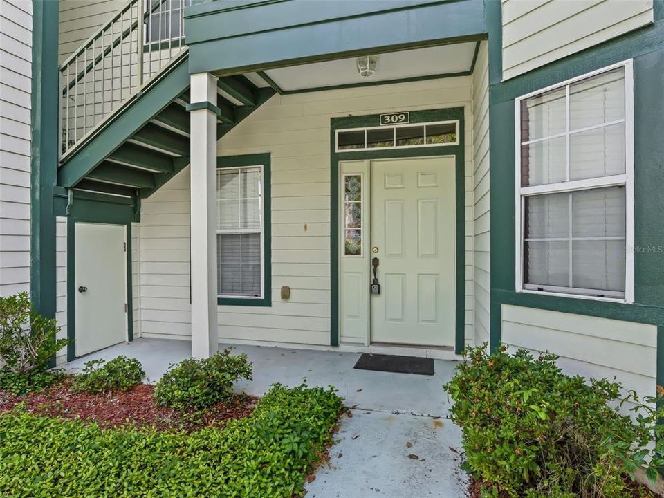 For Sale: $164,000 (2 beds, 2 baths, 1190 Square Feet)