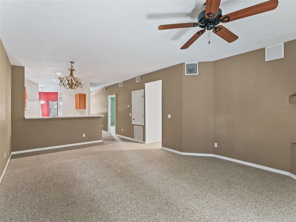 For Sale: $164,000 (2 beds, 2 baths, 1190 Square Feet)
