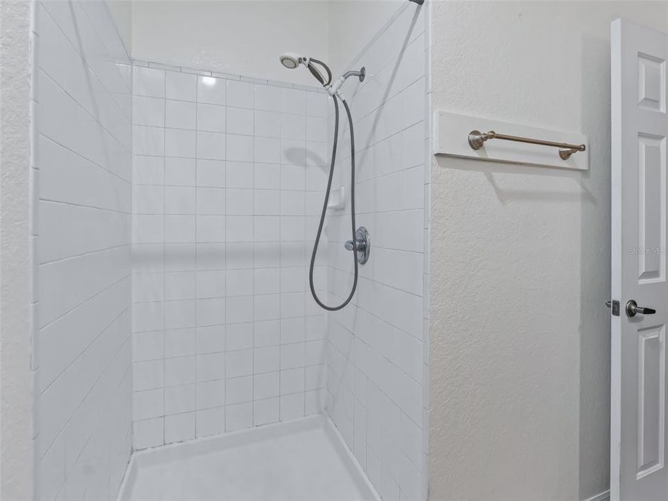 For Sale: $164,000 (2 beds, 2 baths, 1190 Square Feet)