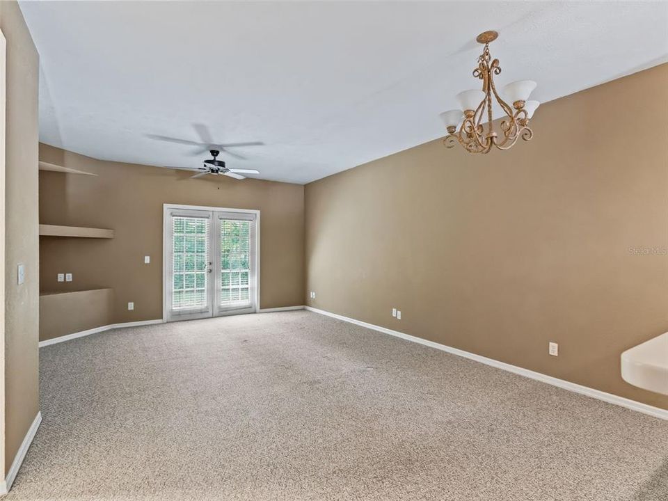 For Sale: $164,000 (2 beds, 2 baths, 1190 Square Feet)