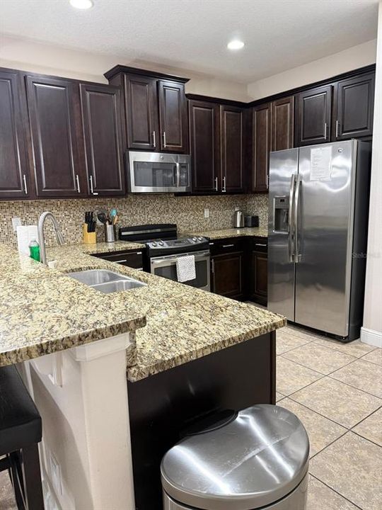 En Venta: $292,000 (3 camas, 2 baños, 1632 Pies cuadrados)