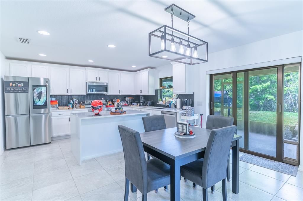 En Venta: $440,000 (4 camas, 2 baños, 3108 Pies cuadrados)