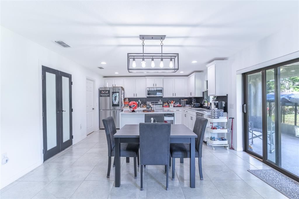 En Venta: $440,000 (4 camas, 2 baños, 3108 Pies cuadrados)