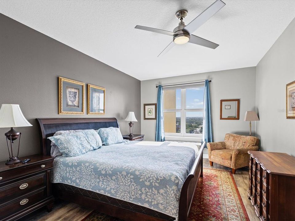 For Sale: $549,900 (2 beds, 2 baths, 1856 Square Feet)