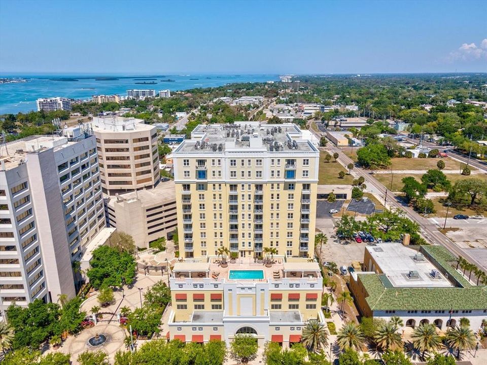 For Sale: $549,900 (2 beds, 2 baths, 1856 Square Feet)