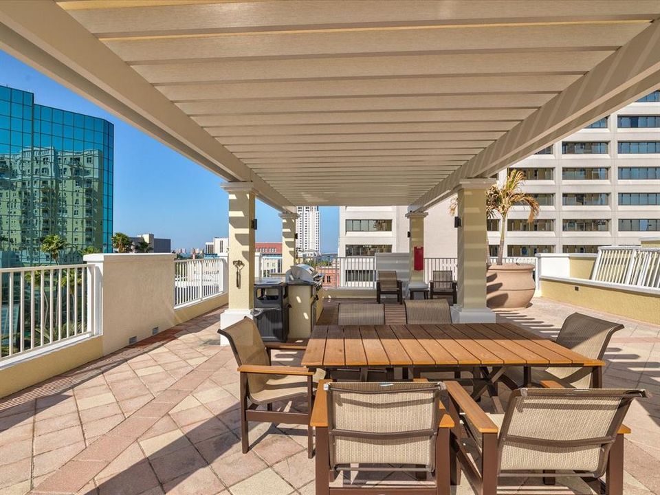 For Sale: $549,900 (2 beds, 2 baths, 1856 Square Feet)