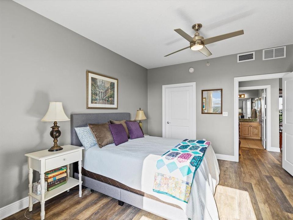 For Sale: $549,900 (2 beds, 2 baths, 1856 Square Feet)