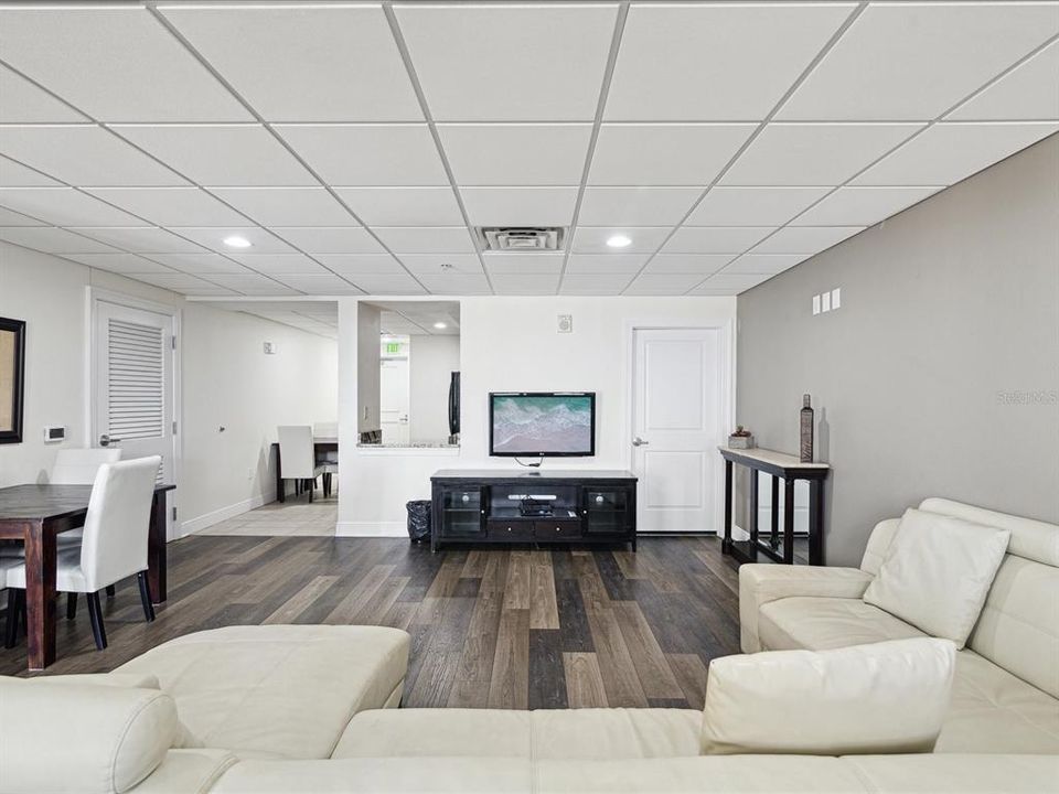 For Sale: $549,900 (2 beds, 2 baths, 1856 Square Feet)