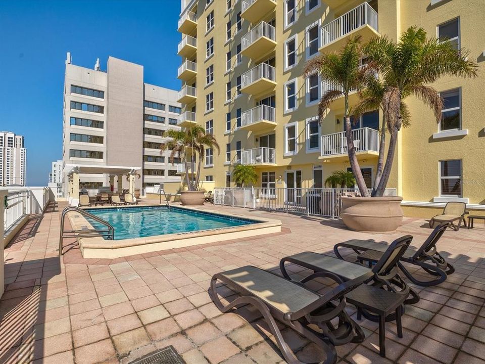 For Sale: $549,900 (2 beds, 2 baths, 1856 Square Feet)