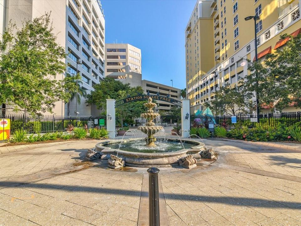 For Sale: $549,900 (2 beds, 2 baths, 1856 Square Feet)