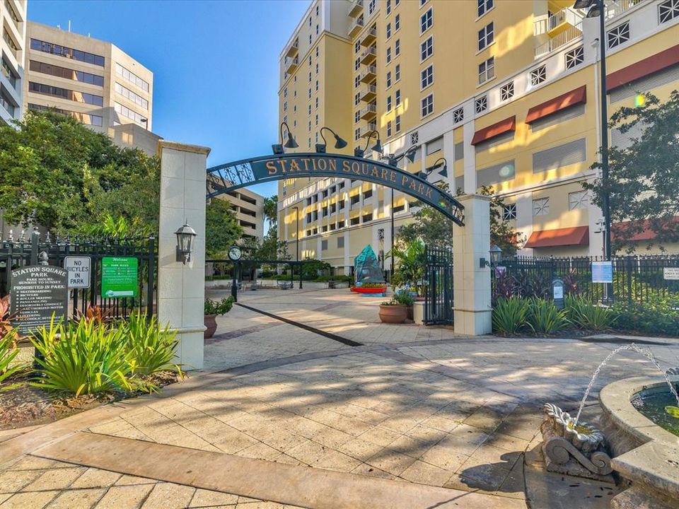 For Sale: $549,900 (2 beds, 2 baths, 1856 Square Feet)