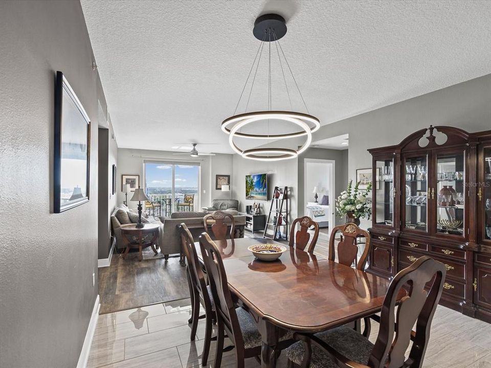 For Sale: $549,900 (2 beds, 2 baths, 1856 Square Feet)