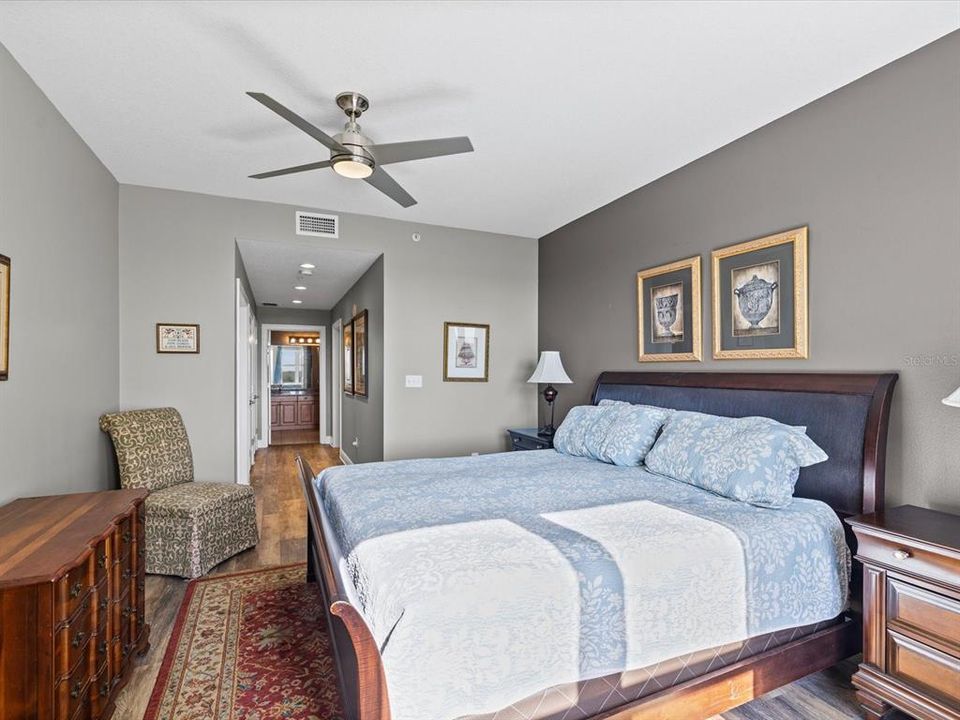 For Sale: $549,900 (2 beds, 2 baths, 1856 Square Feet)
