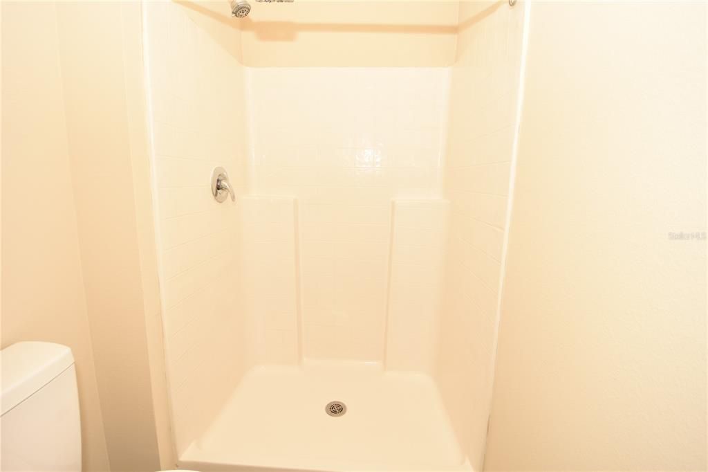 Activo con contrato: $2,500 (5 camas, 3 baños, 2986 Pies cuadrados)