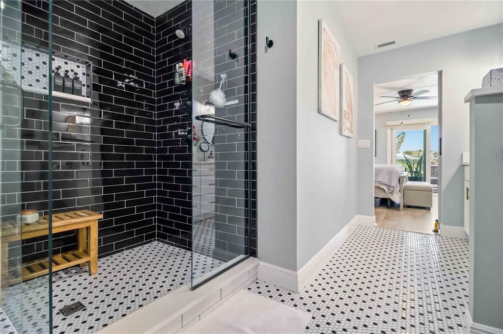 En Venta: $799,000 (3 camas, 3 baños, 2049 Pies cuadrados)