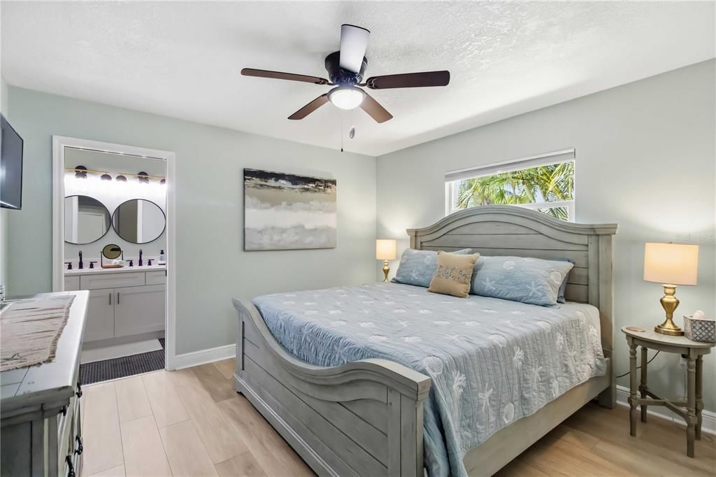En Venta: $799,000 (3 camas, 3 baños, 2049 Pies cuadrados)