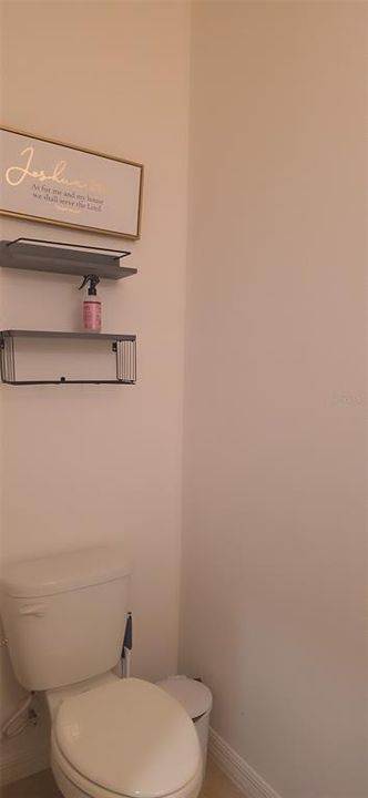 На продажу: $279,900 (3 спален, 2 ванн, 1673 Квадратных фут)