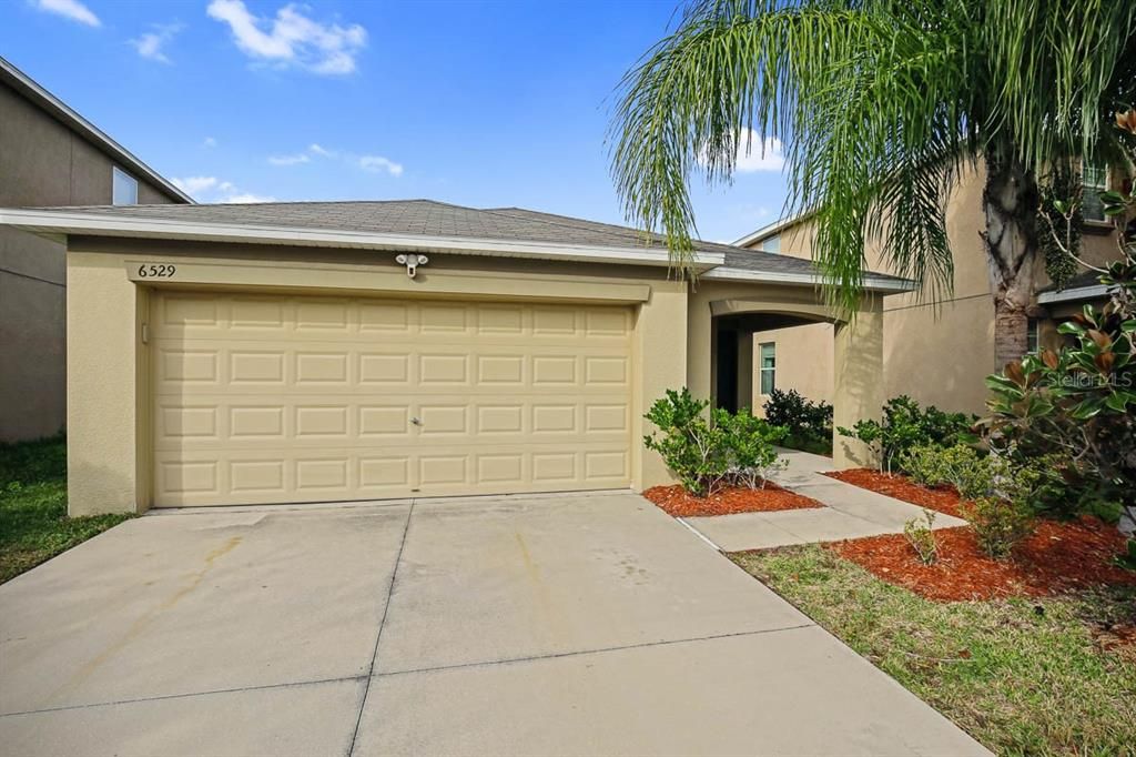 For Rent: $1,900 (3 beds, 2 baths, 1451 Square Feet)