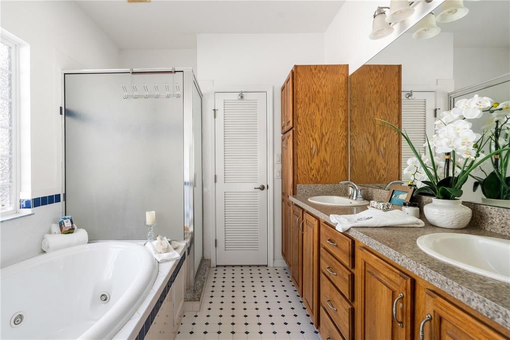 For Sale: $388,800 (3 beds, 2 baths, 2232 Square Feet)