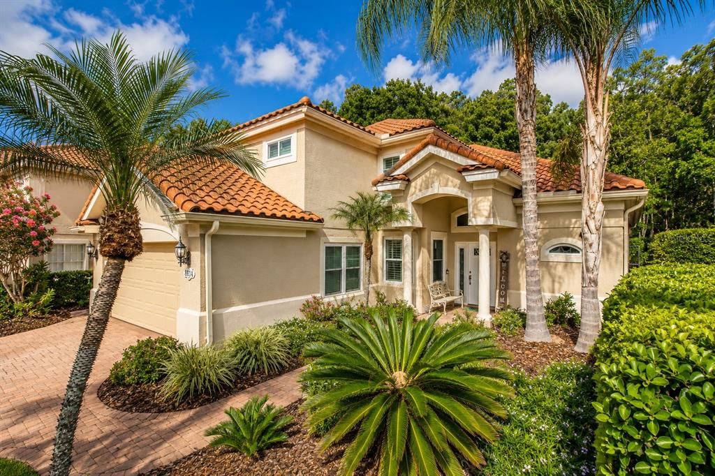 Activo con contrato: $719,900 (4 camas, 2 baños, 2718 Pies cuadrados)