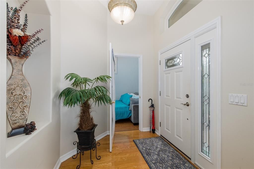 Activo con contrato: $719,900 (4 camas, 2 baños, 2718 Pies cuadrados)