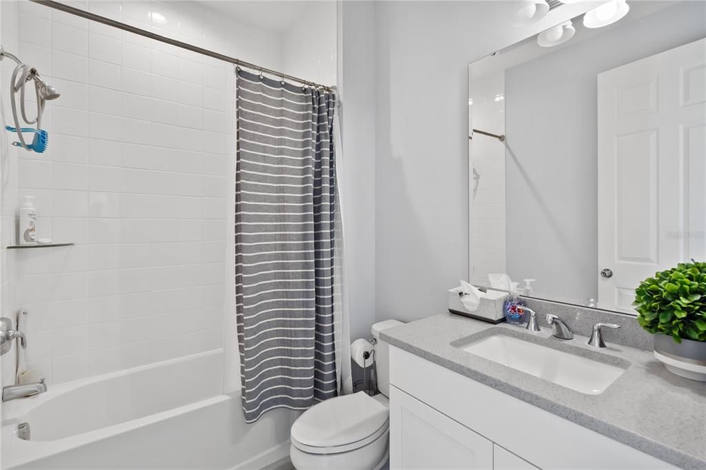 En Venta: $665,000 (4 camas, 3 baños, 3166 Pies cuadrados)