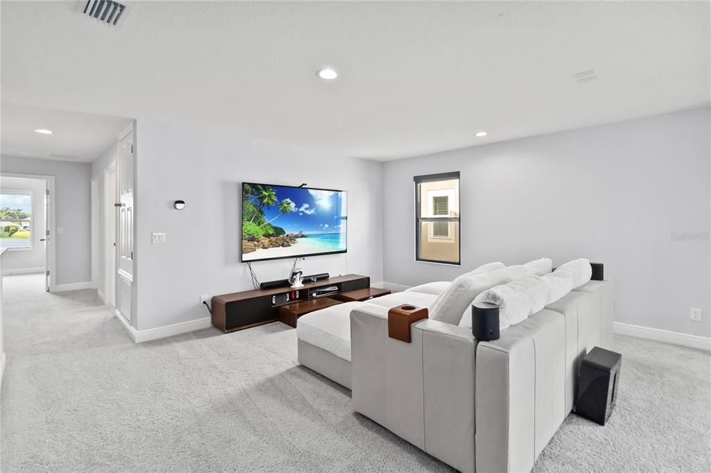 En Venta: $665,000 (4 camas, 3 baños, 3166 Pies cuadrados)
