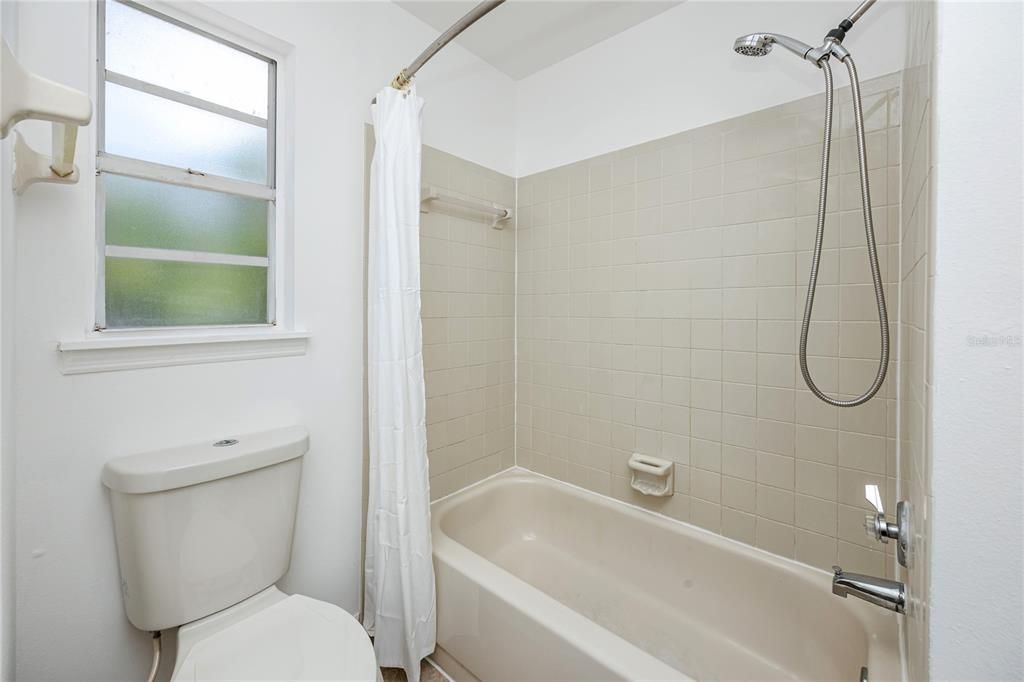 En Venta: $232,800 (3 camas, 2 baños, 1296 Pies cuadrados)