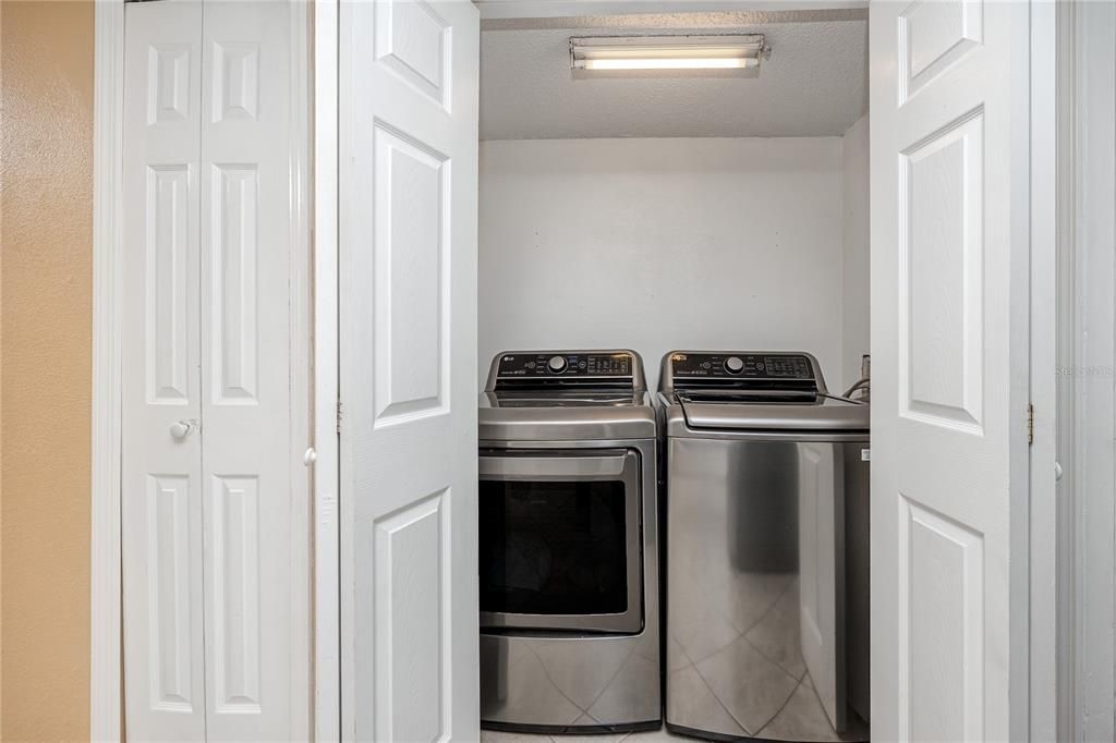 En Venta: $232,800 (3 camas, 2 baños, 1296 Pies cuadrados)