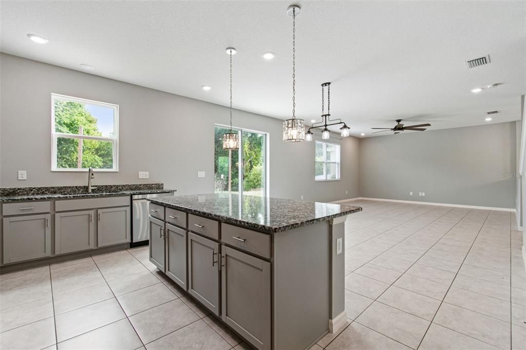 En Venta: $414,900 (3 camas, 2 baños, 2640 Pies cuadrados)