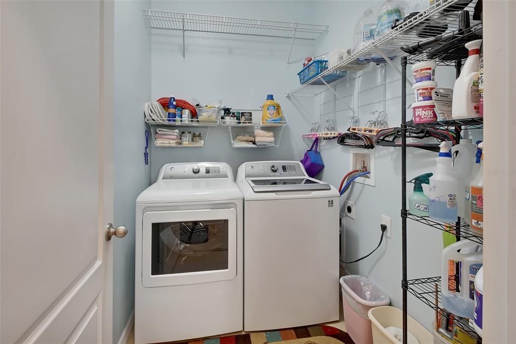En Venta: $565,000 (4 camas, 2 baños, 3070 Pies cuadrados)