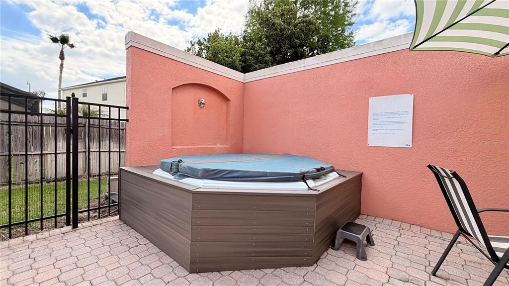 На продажу: $310,000 (3 спален, 2 ванн, 1286 Квадратных фут)