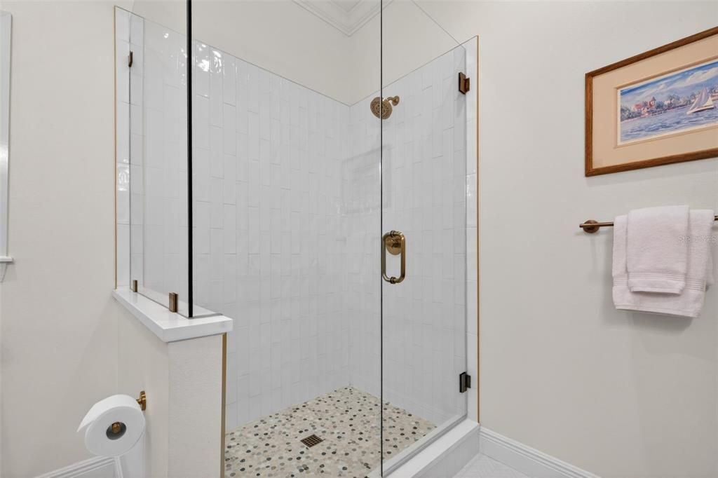 For Sale: $3,325,000 (6 beds, 4 baths, 5748 Square Feet)
