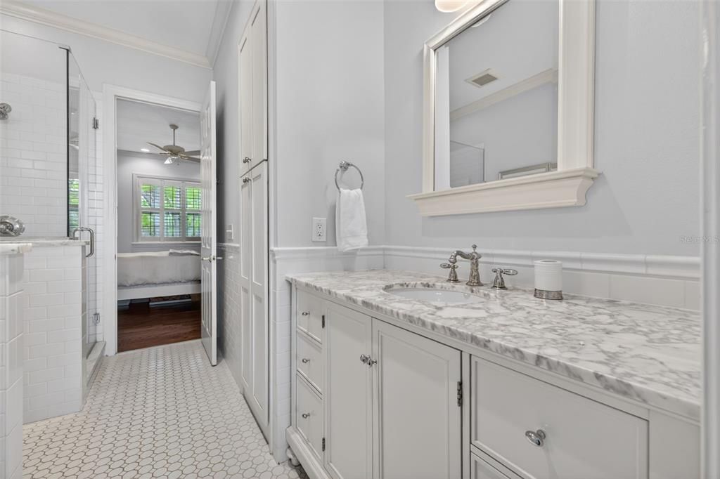 For Sale: $3,325,000 (6 beds, 4 baths, 5748 Square Feet)