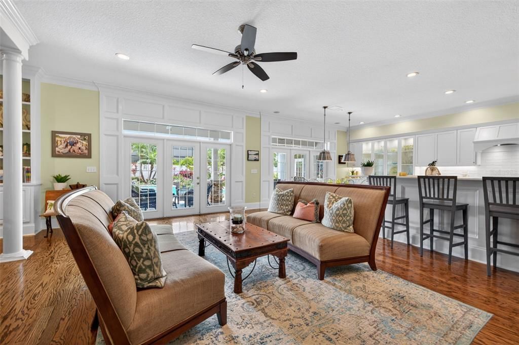 For Sale: $3,325,000 (6 beds, 4 baths, 5748 Square Feet)
