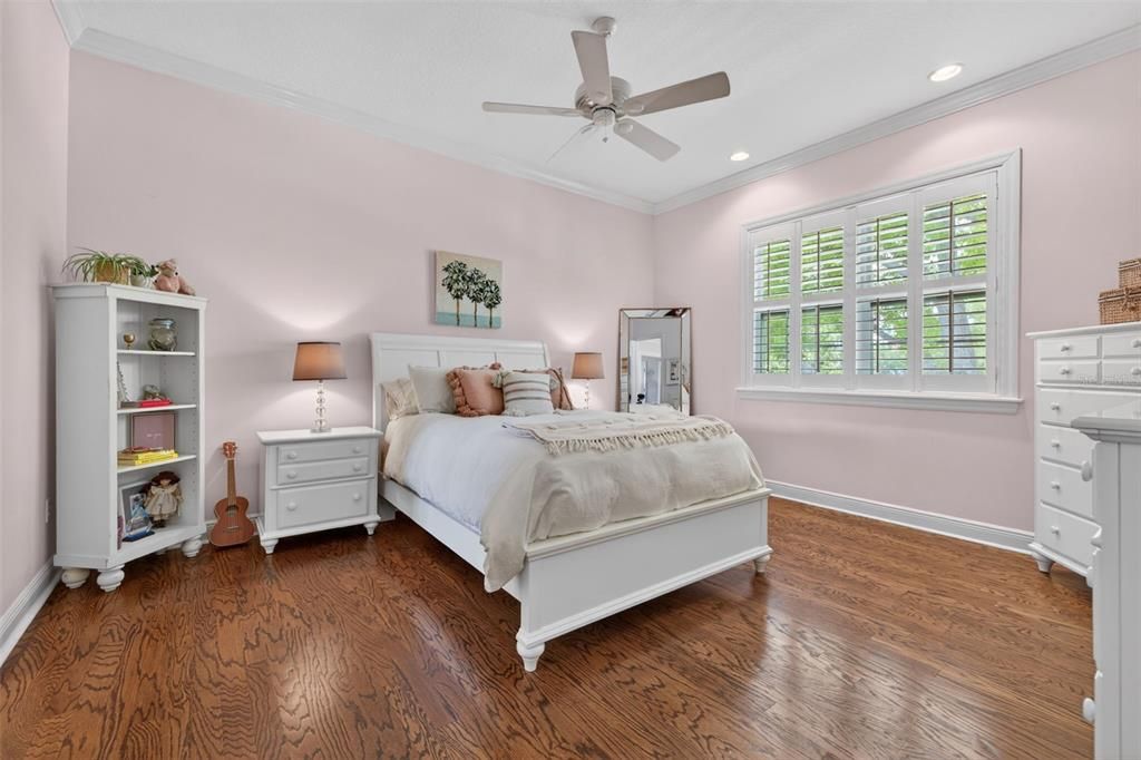 For Sale: $3,325,000 (6 beds, 4 baths, 5748 Square Feet)