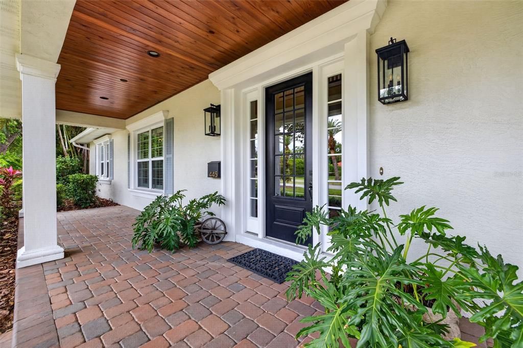 For Sale: $3,325,000 (6 beds, 4 baths, 5748 Square Feet)