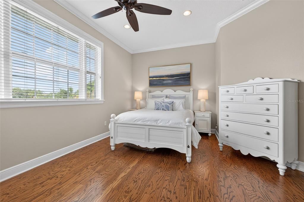 For Sale: $3,325,000 (6 beds, 4 baths, 5748 Square Feet)