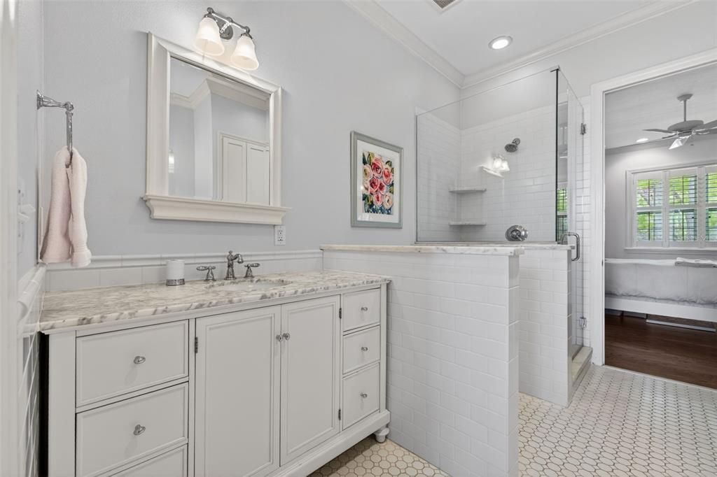 For Sale: $3,325,000 (6 beds, 4 baths, 5748 Square Feet)