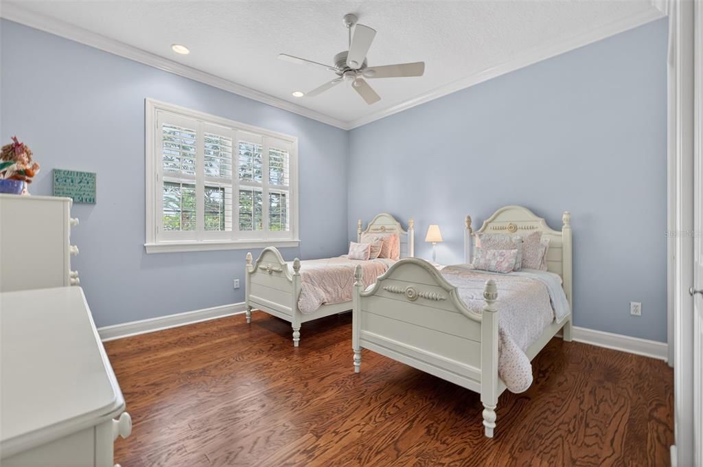 For Sale: $3,325,000 (6 beds, 4 baths, 5748 Square Feet)