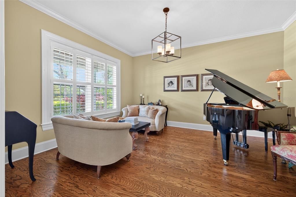 For Sale: $3,325,000 (6 beds, 4 baths, 5748 Square Feet)