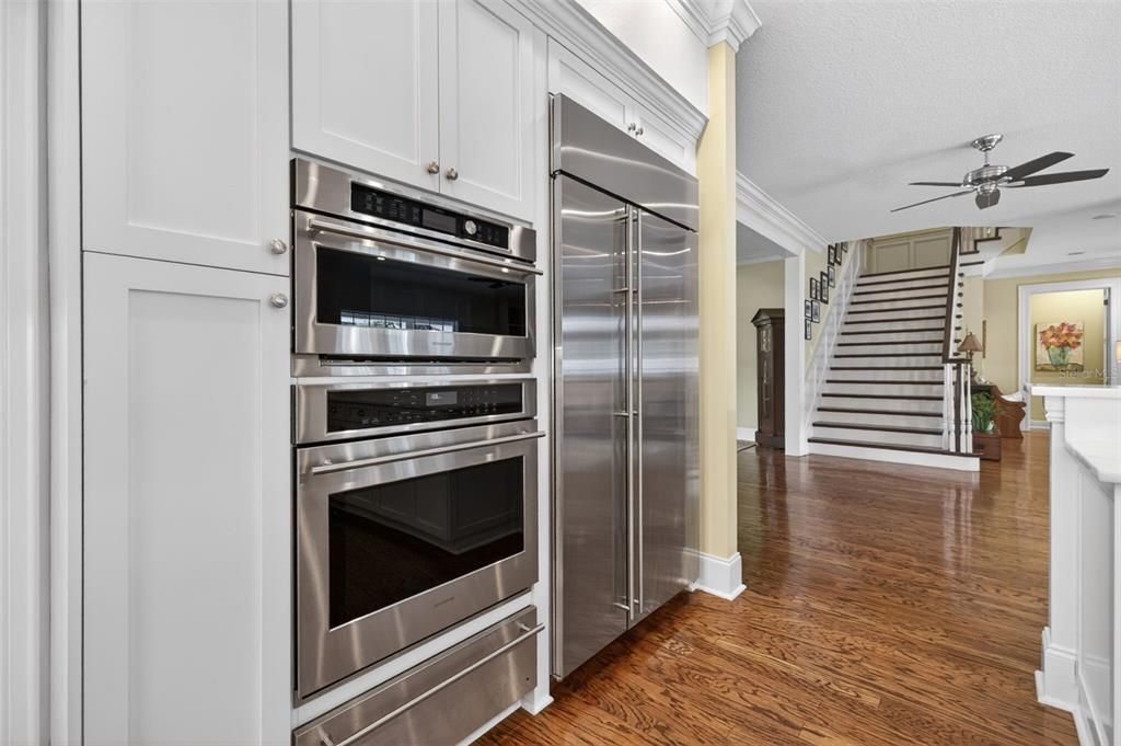 For Sale: $3,325,000 (6 beds, 4 baths, 5748 Square Feet)